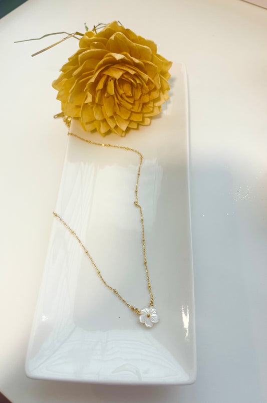 White Flower Necklace